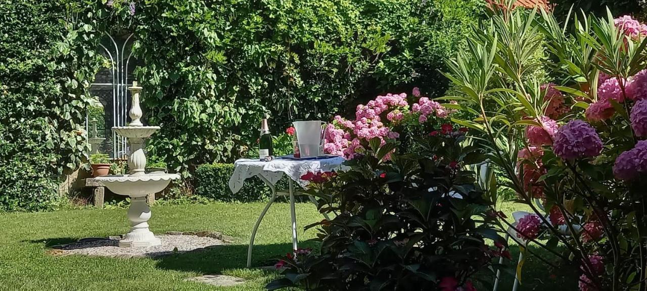 Home Sweet Home Garden 부르주 외부 사진